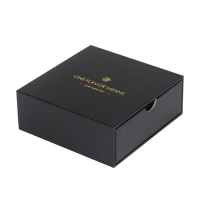 4C compensó el punto de empaquetado de las cajas CMYK del perfume ULTRAVIOLETA con el sellado de oro