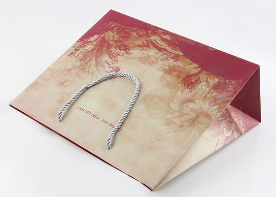 El embalaje bonito laminado mate del regalo empaqueta el papel de arte 250GSM con las manijas de los PP