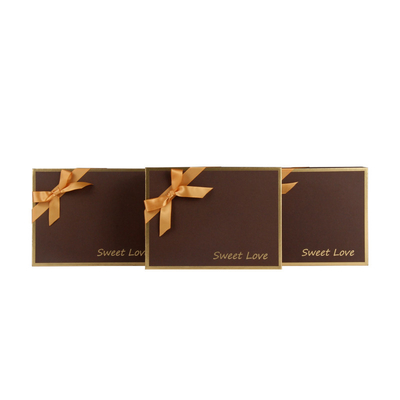 Las cajas de empaquetado 4c del regalo del chocolate del FSC imprimen la caja de regalo de papel 157gsm
